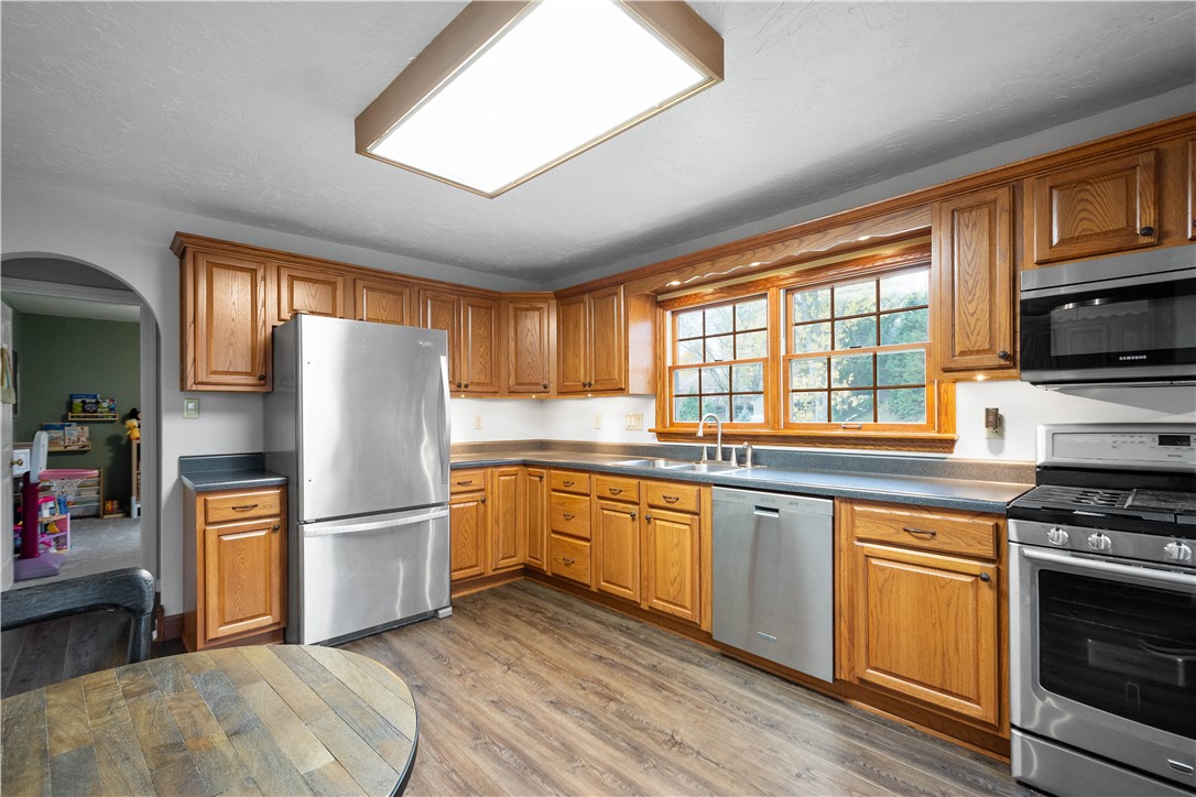 Bethel Park, Pennsylvania 15102, United States, 3 Bedrooms Bedrooms, ,2 BathroomsBathrooms,Residential,Active,240101