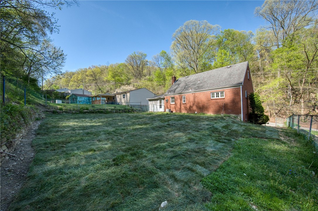 454 Marshall Dr, McKeesport, Pennsylvania image 3