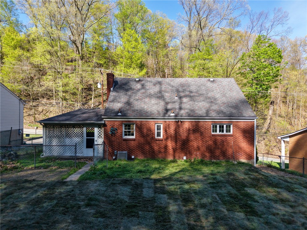 454 Marshall Dr, McKeesport, Pennsylvania image 2