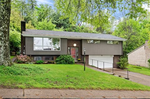 Photo of 236 Penhurst Dr, Pittsburgh, PA 15235 (MLS # 1750950)
