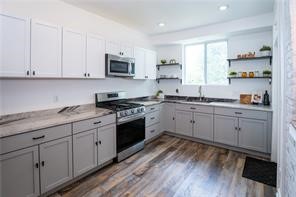 Elliott, Pennsylvania 15220, United States, 3 Bedrooms Bedrooms, ,2 BathroomsBathrooms,Residential,Active,201717