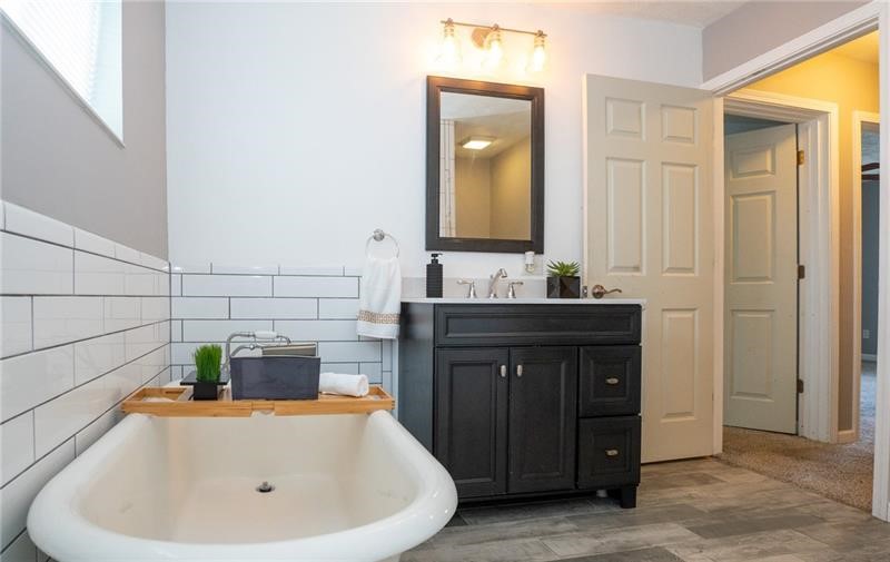 Elliott, Pennsylvania 15220, United States, 3 Bedrooms Bedrooms, ,2 BathroomsBathrooms,Residential,Active,201717