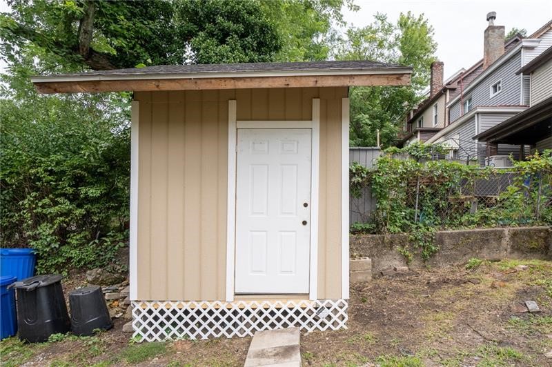 Elliott, Pennsylvania 15220, United States, 3 Bedrooms Bedrooms, ,2 BathroomsBathrooms,Residential,Active,201717