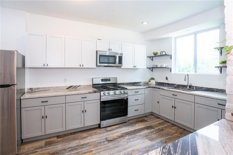 Elliott, Pennsylvania 15220, United States, 3 Bedrooms Bedrooms, ,2 BathroomsBathrooms,Residential,Active,201717