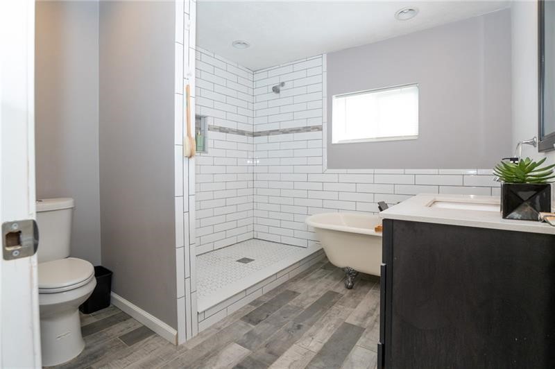 Elliott, Pennsylvania 15220, United States, 3 Bedrooms Bedrooms, ,2 BathroomsBathrooms,Residential,Active,201717