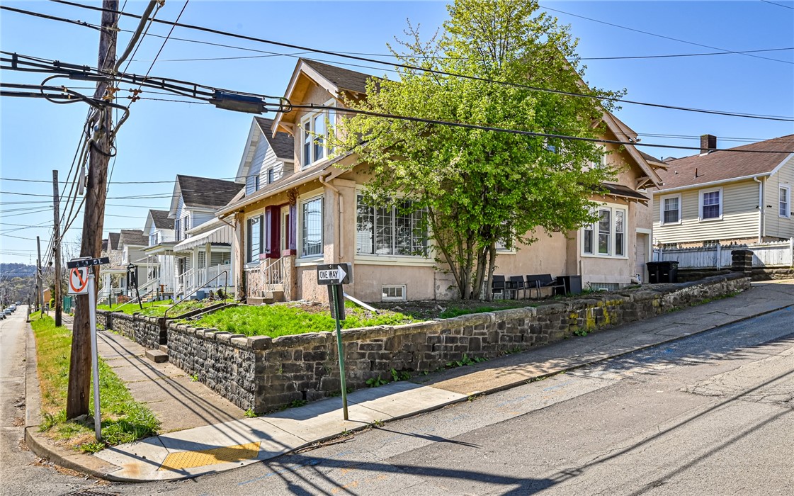 327 Meadow Ave