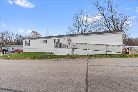 216 Blossom Ln Economy PA 15143
