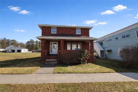 Photo of 404 Indiana Ave, Avonmore, PA 15618 (MLS # 1742288)