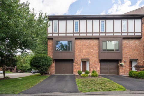 Photo for 221 Woodbridge Ct