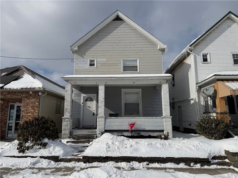 Photo of 250 Kennedy Ave, Vandergrift, PA 15642 (MLS # 1741352)