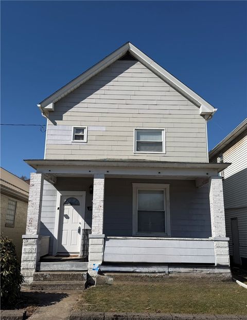 Homes For Sale - 250 Kennedy Ave Ave<br/> East Vandergrift, PA 15629