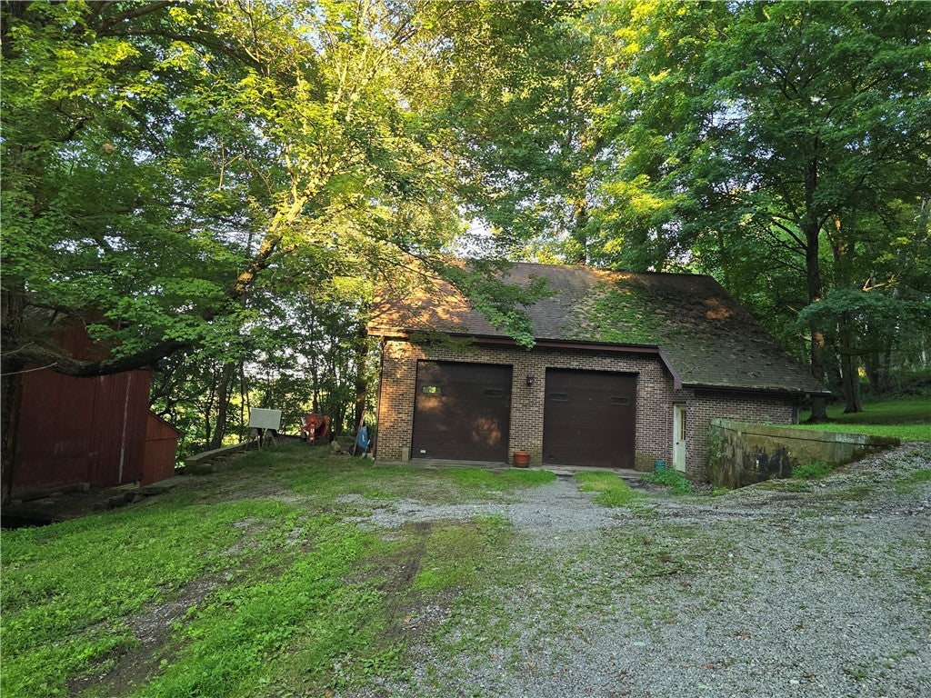 350 Leisie Rd