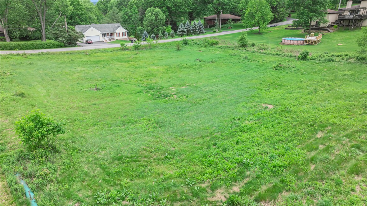 126 Laurel Dr