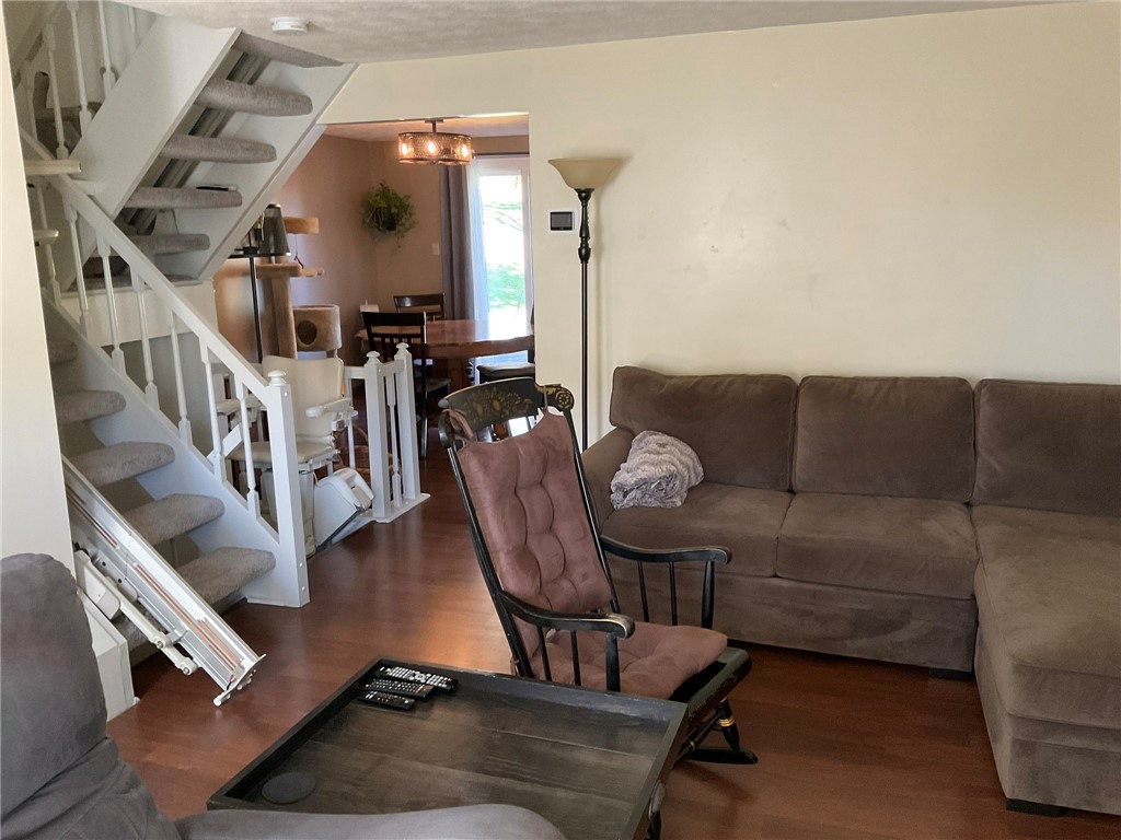 405 Maywood Dr Dr, Bethel Park, Pennsylvania image 3