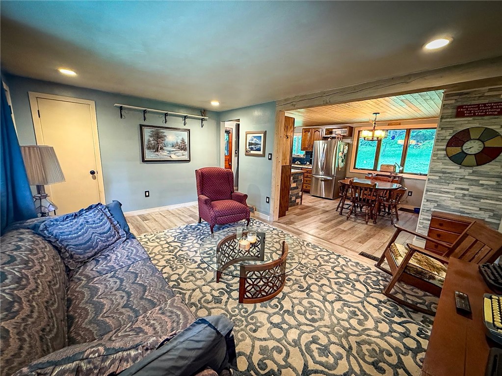 119 Eberhart Ln