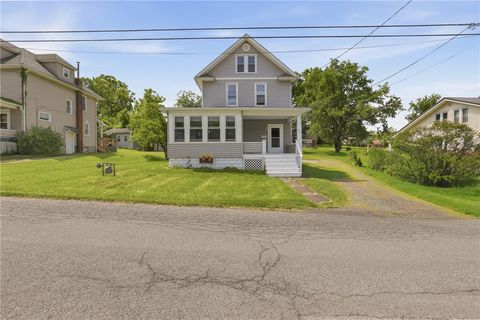 Photo of 218 Beechwood St. St, Johnstown, PA 15904 (MLS # 1761257)
