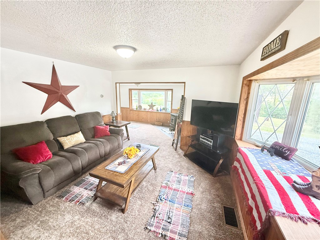 E/W Wheatfield Twp, Pennsylvania 15954, United States, 3 Bedrooms Bedrooms, ,3 BathroomsBathrooms,Residential,Active,204374