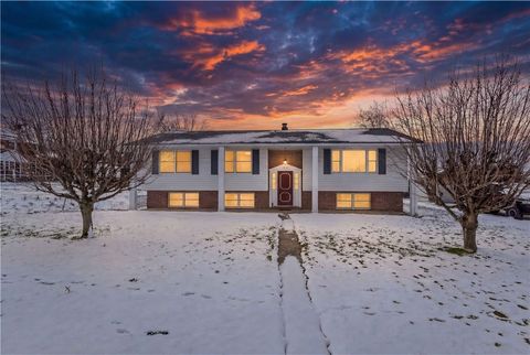 Homes For Sale - 1029 James St St<br/> Latrobe, PA 15650