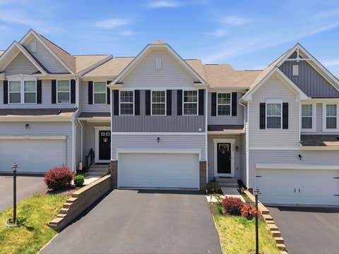 Photo of 2505 Canterbury Dr, Imperial, PA 15126 (MLS # 1759328)