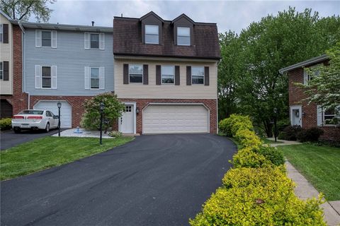 1342 Quail Run Cir Bethel Park PA 15102