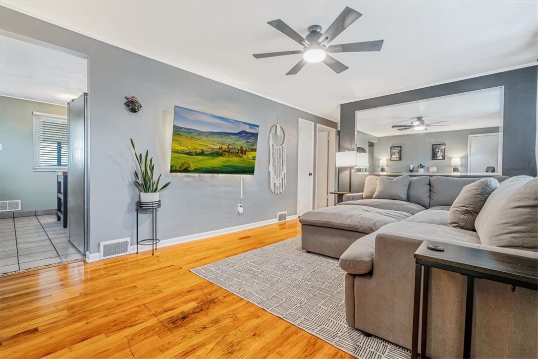 Ross Twp, Pennsylvania 15214, United States, 3 Bedrooms Bedrooms, ,2 BathroomsBathrooms,Residential,Active,176807