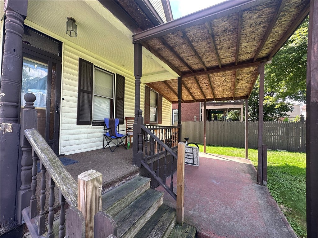 418 W Brady St