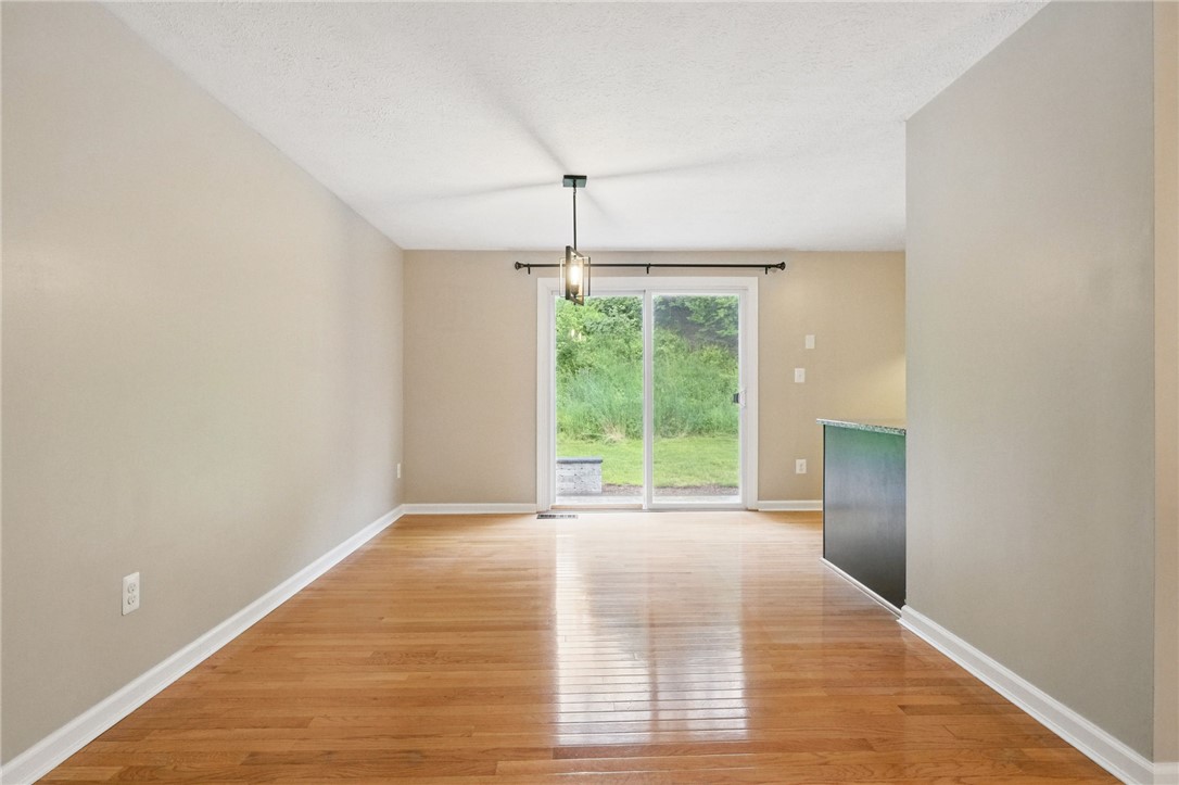 450 Limestone Dr Dr, Bethel Park, Pennsylvania image 12