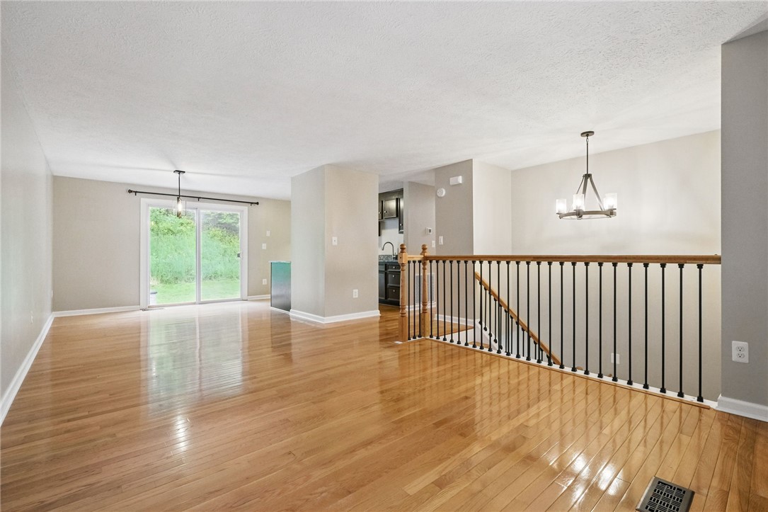 450 Limestone Dr Dr, Bethel Park, Pennsylvania image 11