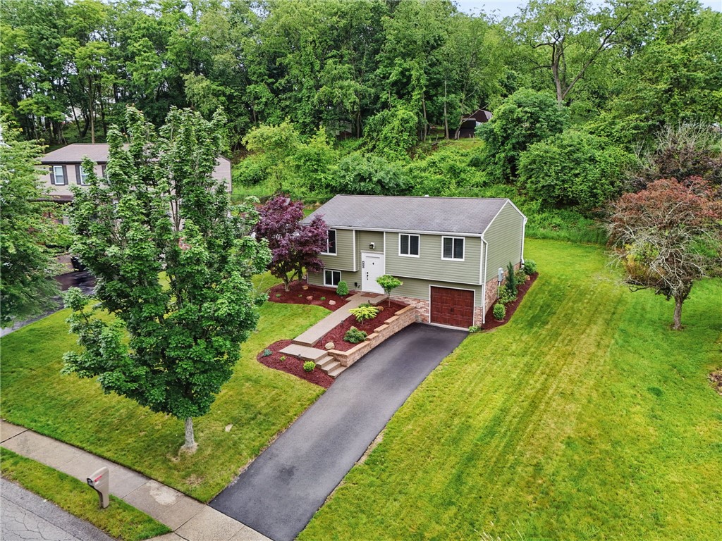 450 Limestone Dr Dr, Bethel Park, Pennsylvania image 2