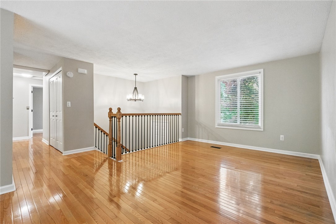 450 Limestone Dr Dr, Bethel Park, Pennsylvania image 10
