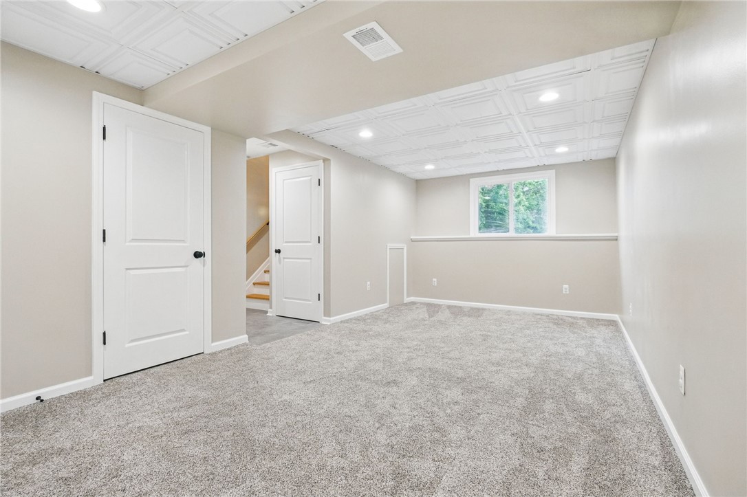 450 Limestone Dr Dr, Bethel Park, Pennsylvania image 25