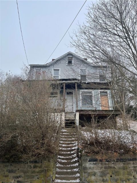 Photo of 823 Grant St, Mckeesport, PA 15132 (MLS # 1735304)
