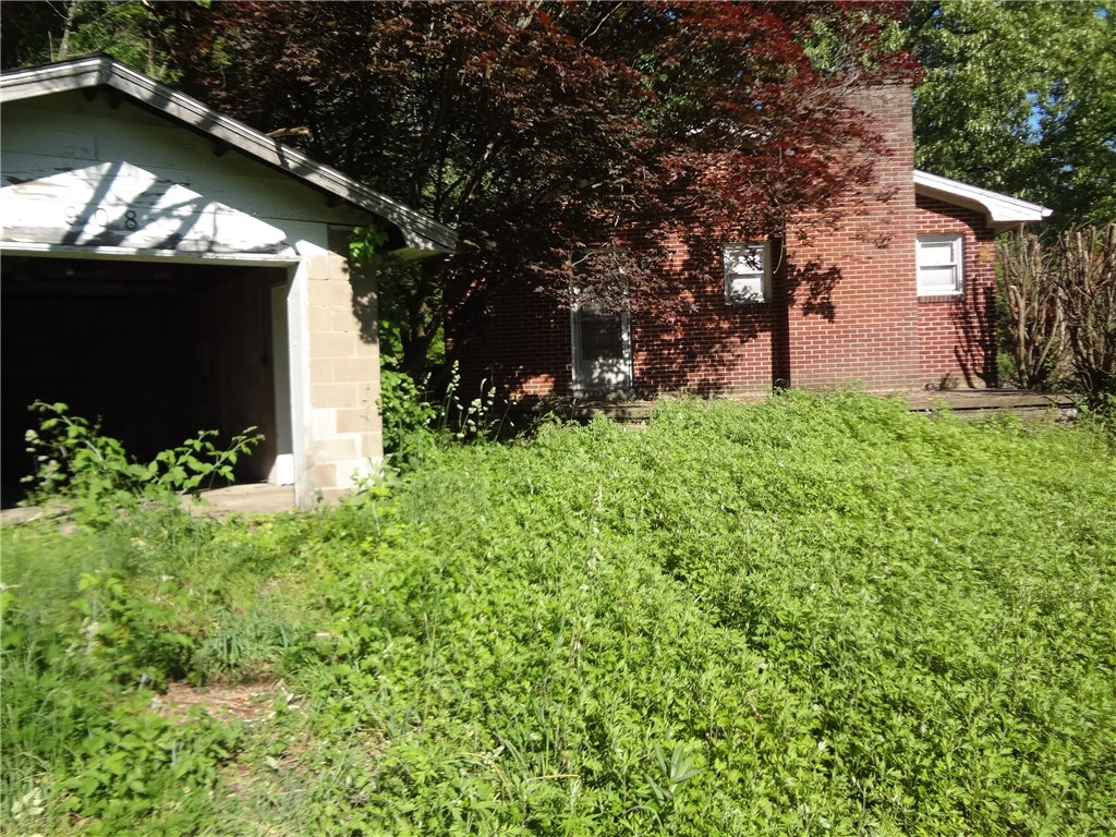 908 Youngstown Ridge Road