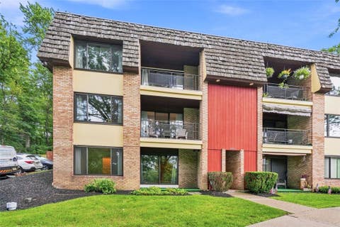 Condo For Sale - 450 Abbeyville Rd Rd #B<br/> Bethel Park, PA 15228