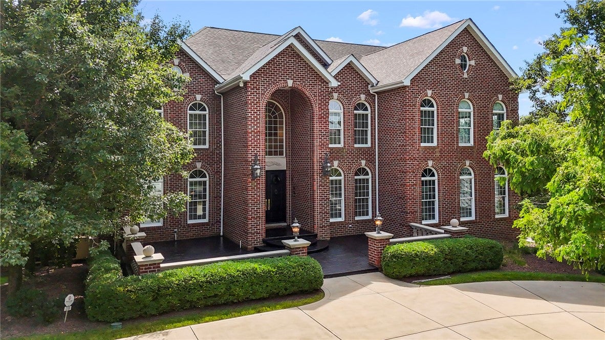 218 Canterwood Dr
