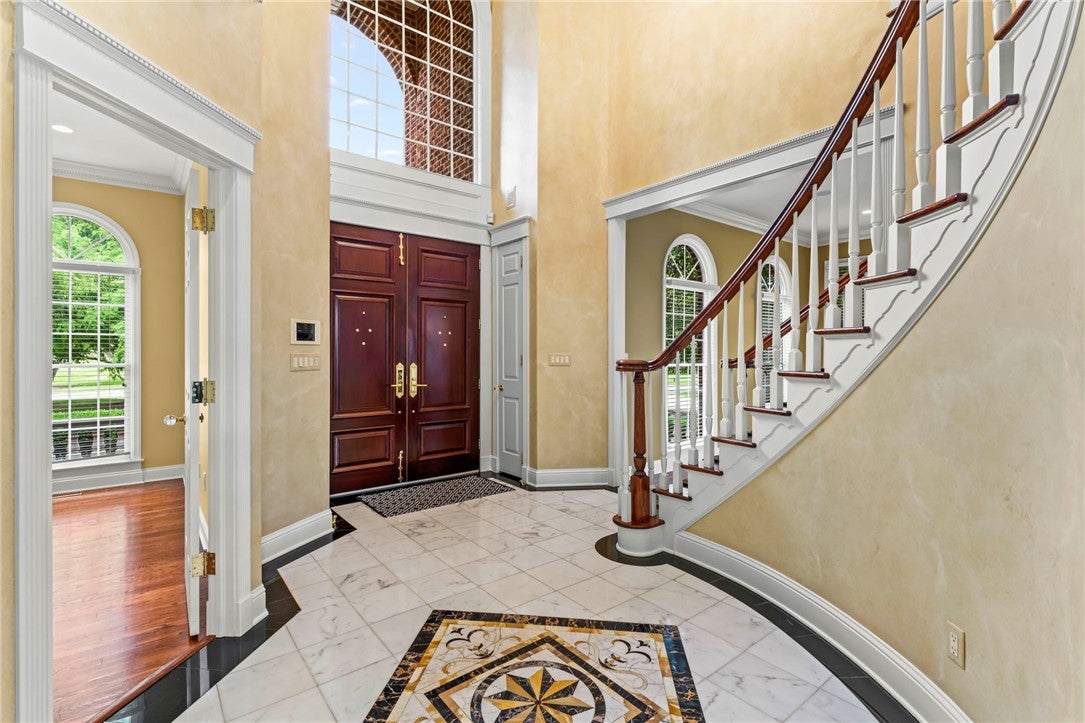 218 Canterwood Dr