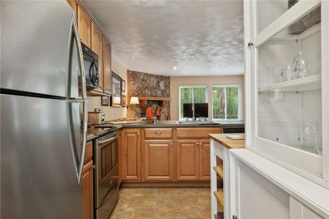 Townhouse in Hidden Valley PA 1618 Snowfield Way 7.jpg