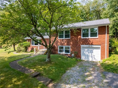 Photo of 4030 Circle Dr, Allison Park, PA 15101 (MLS # 1749600)