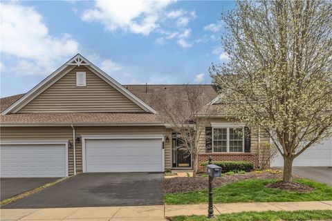 Photo of 254 Patriot Ln, Baden, PA 15042 (MLS # 1746325)