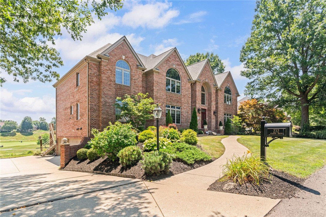 232 Alaqua Drive