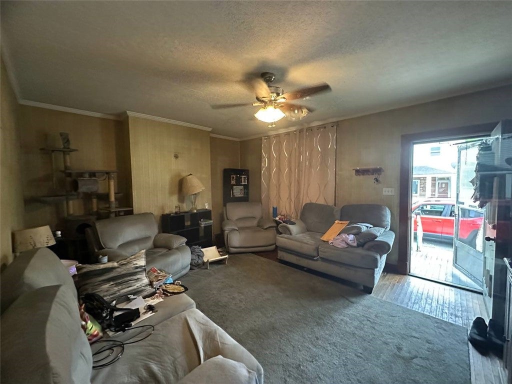 150 Watkins Ave