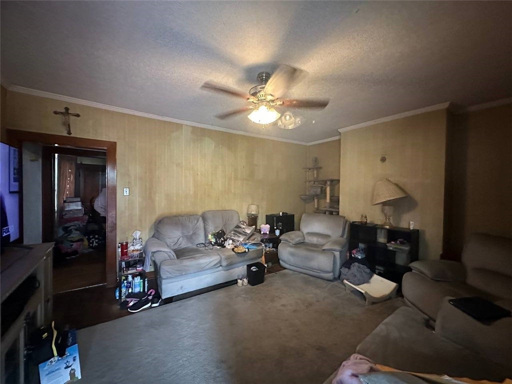 150 Watkins Ave
