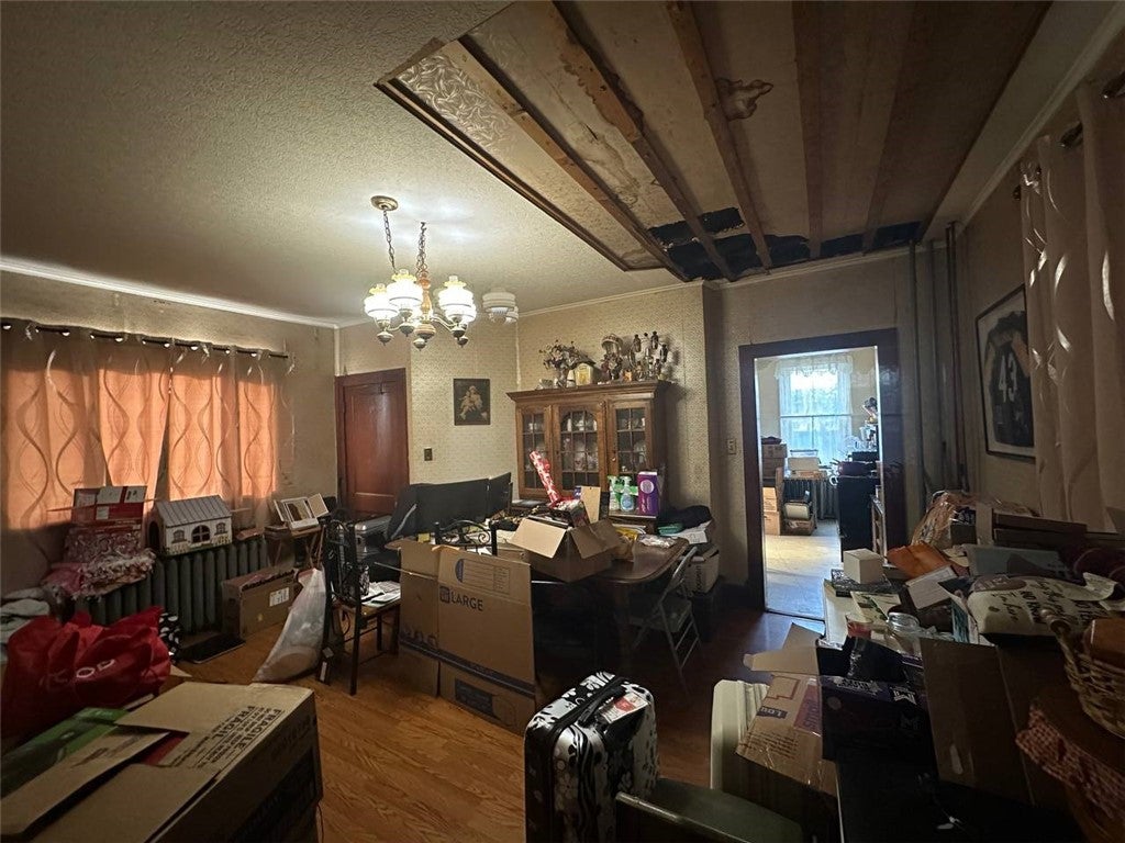 150 Watkins Ave