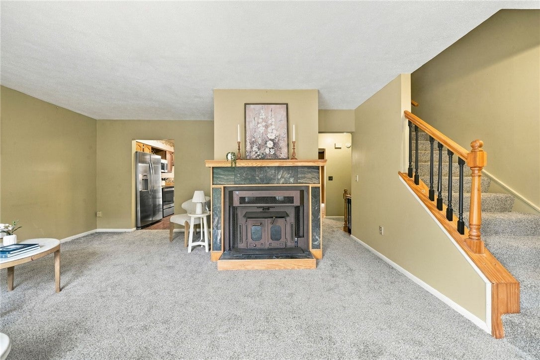304 Springwater Ct