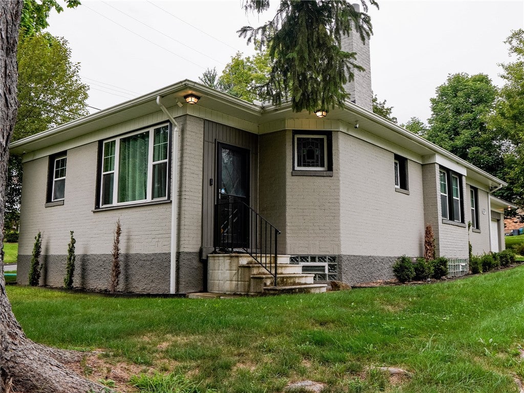 3855 Mount Royal Blvd