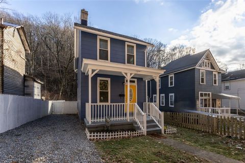 Photo of 14 River Rd, Sewickley, PA 15143 (MLS # 1733240)