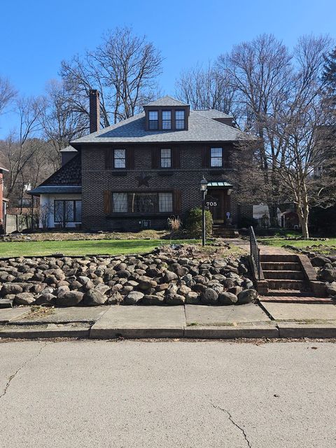 Homes For Sale - 705 Laughlin Avenue<br/> Beaver County, Aliquippa, PA 15001