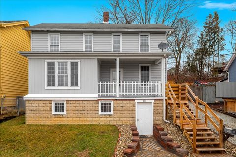 Photo of 431 Fox Hill St, Greensburg, PA 15601 (MLS # 1740857)