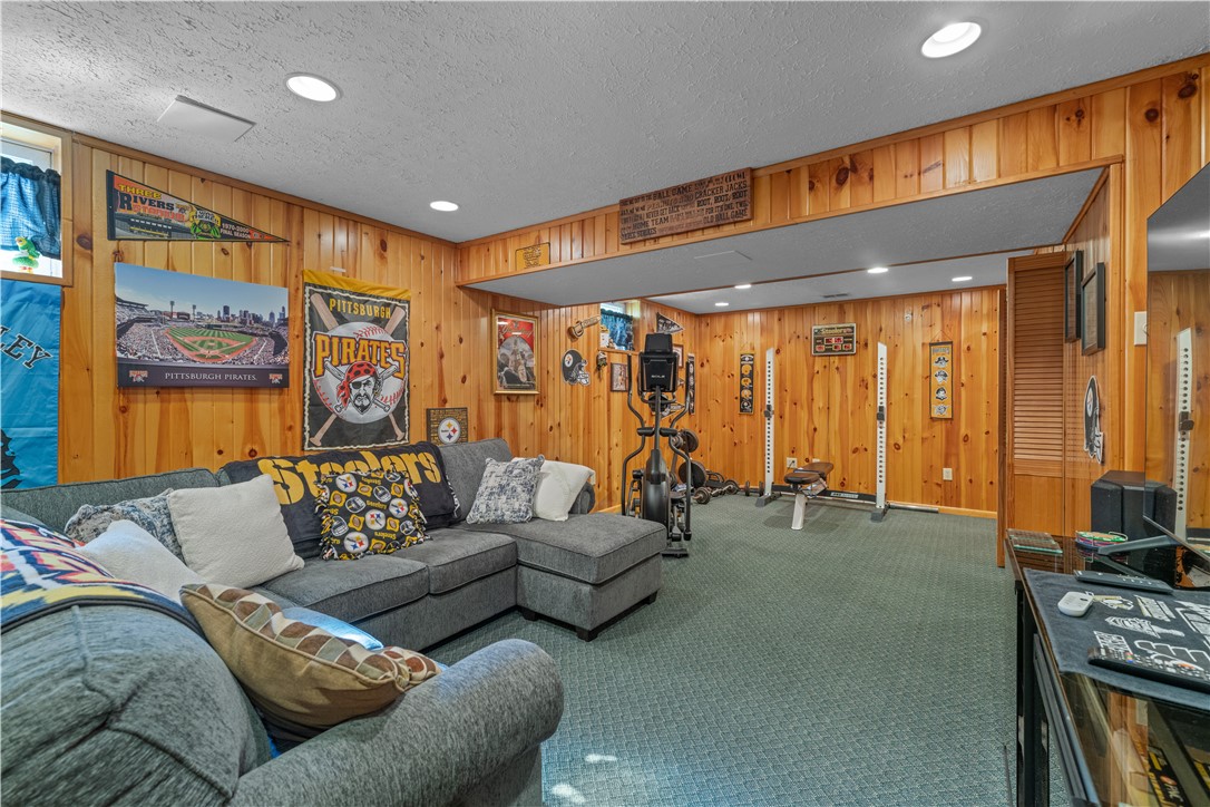 Jackson Twp, Pennsylvania 16037, United States, 4 Bedrooms Bedrooms, ,3 BathroomsBathrooms,Residential,Active,192563