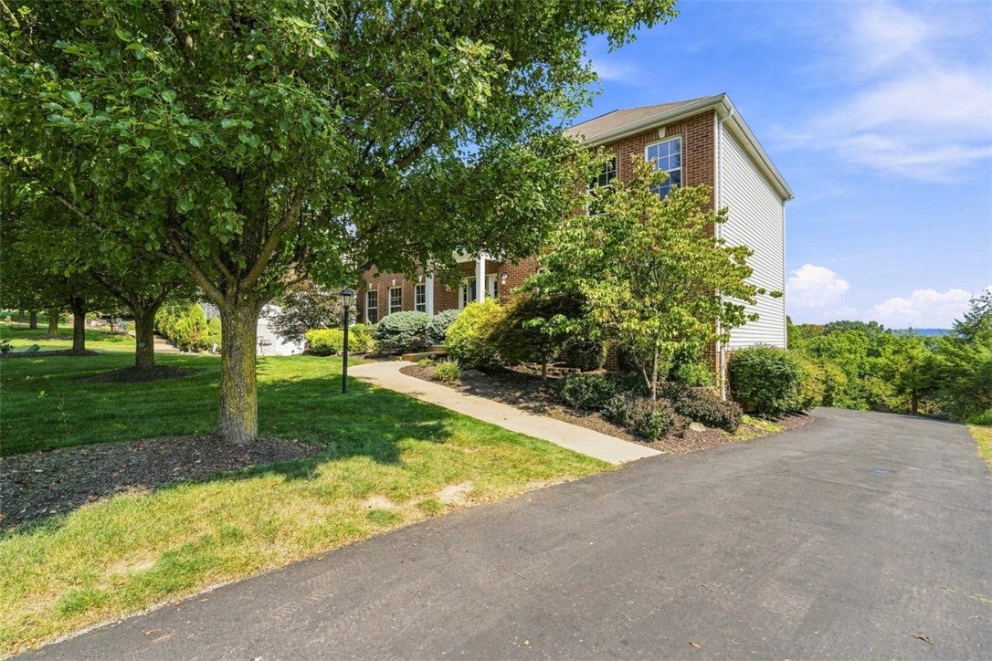 1512 Laurel Ridge Dr